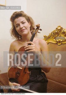 Caption: Nome: .MUTTER ANNE-SOPHIE.Descrizione: .MUSICA CLASSICA VIOLINISTA/CON VIOLINO.Credit: ©Graziano Arici/Rosebud2 / Costo: .A.Nazione: .GERMANIA.Cittˆ: ..Data: .1994