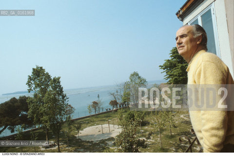 Caption: Nome: .NONO LUIGI.Descrizione: .MUSICA CLASSICA ELETTRONICA COMPOSITORE CONTEMPORANEO/NELLA SUA CASA.Credit: ©Graziano Arici/Rosebud2 / Costo: .A.Nazione: .ITALIA.Cittˆ: ..Data: .1983