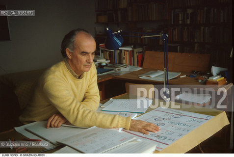 Caption: Nome: .NONO LUIGI.Descrizione: .MUSICA CLASSICA ELETTRONICA COMPOSITORE CONTEMPORANEO/CON SPARTITI NELLA SUA CASA.Credit: ©Graziano Arici/Rosebud2 / Costo: .A.Nazione: .ITALIA.Cittˆ: ..Data: .1983