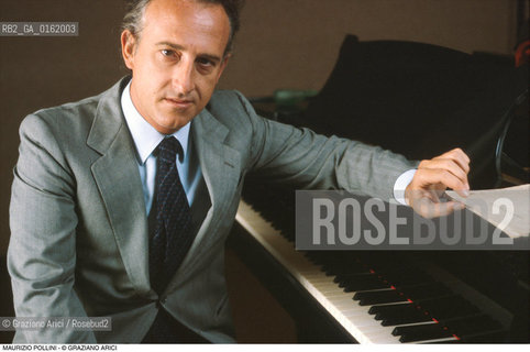 Caption: Nome: .POLLINI MAURIZIO.Descrizione: .MUSICA CLASSICA PIANISTA/CON PIANOFORTE.Credit: ©Graziano Arici/Rosebud2 / Costo: .A.Nazione: .ITALIA.Cittˆ: ..Data: .1994