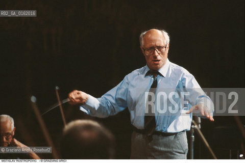 Caption: Nome: .ROSTROPOVIC MSTISLAV.Descrizione: .MUSICA CLASSICA DIRETTORE DORCHESTRA VIOLONCELLISAT/DIRIGE.Credit: ©Graziano Arici/Rosebud2 / Costo: .A.Nazione: .RUSSIA.Cittˆ: ..Data: .1994