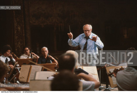 Caption: Nome: .ROSTROPOVIC MSTISLAV.Descrizione: .MUSICA CLASSICA DIRETTORE DORCHESTRA VIOLONCELLISTA.Credit: ©Graziano Arici/Rosebud2 / Costo: .A.Nazione: .RUSSIA.Cittˆ: ..Data: .1994
