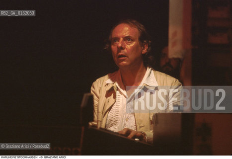 Caption: Nome: .STOCKHAUSEN KARLHEINZ.Descrizione: .MUSICA CLASSICA ELETTRONICA COMPOSITORE CONTEMPORANEO/AL MIXER.Credit: ©Graziano Arici/Rosebud2 / Costo: .A.Nazione: .GERMANIA.Cittˆ: ..Data: .1989
