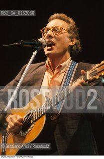Caption: Nome: .JANNACCI ENZO.Descrizione: .MUSICA POP CANTAUTORE/ALLA CHITARRA.Credit: ©Graziano Arici/Rosebud2 / Costo: .A.Nazione: .ITALIA.Cittˆ: ..Data: .1996