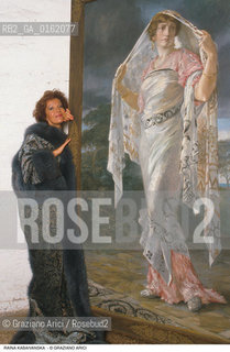 Caption: Nome: .KABAIVANSKA RAINA.Descrizione: .MUSICA CLASSICA CANTANTE LIRICA SOPRANO/ALLINTERNO DI PALAZZO FORTUNY/QUADRO RITRATTO.Credit: ©Graziano Arici/Rosebud2 / Costo: .A.Nazione: .BULGARIA/ITALIA.Cittˆ: ..Data: .1988