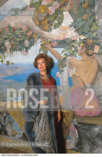 Caption: Nome: .KABAIVANSKA RAINA.Descrizione: .MUSICA CLASSICA CANTANTE LIRICA SOPRANO/VICINO AD UNAFFRESCO ALLINTERNO DI PALAZZO FORTUNY.Credit: ©Graziano Arici/Rosebud2 / Costo: .A.Nazione: .BULGARIA/ITALIA.Cittˆ: ..Data: .1988