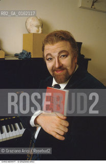 Caption: Nome: .MERRITT CHRIS.Descrizione: .MUSICA CLASSICA CANTANTE LIRICO TENORE/CON SPARTITO FAUST/PIANOFORTE.Credit: ©Graziano Arici/Rosebud2 / Costo: .A.Nazione: .USA.Cittˆ: ..Data: .199?