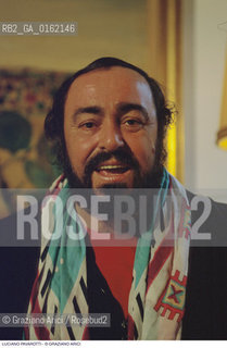 Caption: Nome: .PAVAROTTI LUCIANO.Descrizione: .MUSICA CLASSICA CANTANTE LIRICO TENORE/CON FOULARD.Credit: ©Graziano Arici/Rosebud2 / Costo: .A.Nazione: .ITALIA.Cittˆ: ..Data: .1994