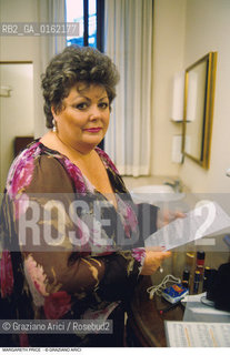 Caption: Nome: .PRICE MARGARET.Descrizione: .alias BERENICE PRICE/MUSICA CLASSICA CANTANTE LIRICA SOPRANO/IN CAMERINO CON SPARTITO .Credit: ©Graziano Arici/Rosebud2 / Costo: .A.Nazione: .FRANCIA.Cittˆ: ..Data: .1994