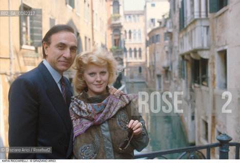 Caption: Nome: .RICCIARELLI KATIA.Descrizione: .MUSICA CLASSICA CANTANTE LIRICA/CON IL MARITO PIPPO BAUDO CONDUTTORE TELEVISIVO A VENEZIA.Credit: ©Graziano Arici/Rosebud2 / Costo: .A.Nazione: .ITALIA.Cittˆ: .VENEZIA.Data: .1989