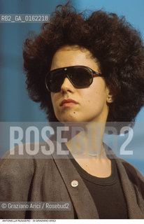 Caption: Nome: .ANTONELLA RUGGIERO.Descrizione: .MUSICA POP CANTANTE MATIA BAZAR/CON OCCHIALI DA SOLE.Credit: ©Graziano Arici/Rosebud2 / Costo: .A.Nazione: .ITALIA.Cittˆ: ..Data: .1987