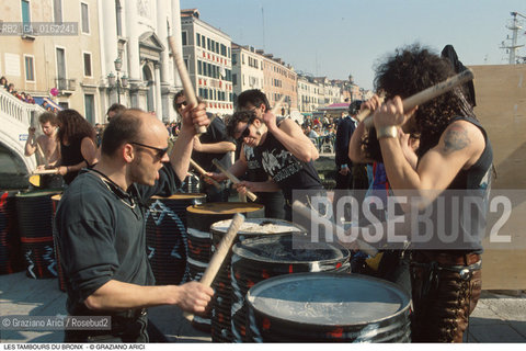 Caption: Nome: .LES TAMBOURS DU BRONX.Descrizione: .MUSICA PERCUSSIONI/A VENEZIA/BIDONI.Credit: ©Graziano Arici/Rosebud2 / Costo: .A.Nazione: .FRANCIA.Cittˆ: .VENEZIA.Data: .1996