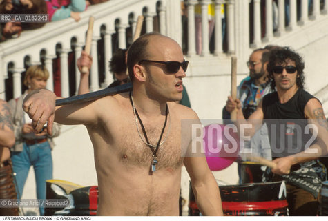 Caption: Nome: .LES TAMBOURS DU BRONX.Descrizione: .MUSICA PERCUSSIONI/A VENEZIA/BIDONI.Credit: ©Graziano Arici/Rosebud2 / Costo: .A.Nazione: .FRANCIA.Cittˆ: ..Data: .1996