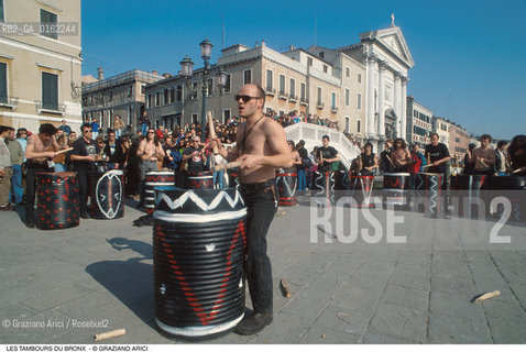 Caption: Nome: .LES TAMBOURS DU BRONX.Descrizione: .MUSICA PERCUSSIONI/A VENEZIA/BIDONI.Credit: ©Graziano Arici/Rosebud2 / Costo: .A.Nazione: .FRANCIA.Cittˆ: .VENEZIA.Data: .1996