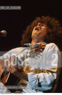 Caption: Nome: .BRANDUARDI ANGELO.Descrizione: .MUSICA POP CANTAUTORE/ALLA CHITARRA.Credit: ©Graziano Arici/Rosebud2 / Costo: .A.Nazione: .ITALIA.Cittˆ: ..Data: .1988