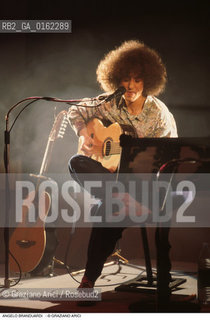 Caption: Nome: .BRANDUARDI ANGELO.Descrizione: .MUSICA POP CANTAUTORE/ALLA CHITARRA.Credit: ©Graziano Arici/Rosebud2 / Costo: .A.Nazione: .ITALIA.Cittˆ: ..Data: .1988