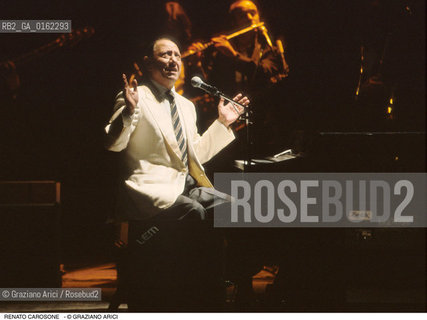 Caption: Nome: .CAROSONE RENATO.Descrizione: .MUSICA NAPOLETANA POP CANTAUTORE PIANISTA.Credit: ©Graziano Arici/Rosebud2 / Costo: .A.Nazione: .ITALIA.Cittˆ: ..Data: .1991
