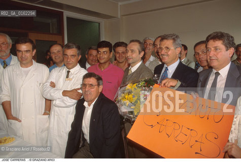 Caption: Nome: .CARRERAS JOSE.Descrizione: .MUSICA CLASSICA CANTANTE LIRICO TENORE/IN OSPEDALE NEL REPARTO DI EMATOLOGIA .Credit: ©Graziano Arici/Rosebud2 / Costo: .A.Nazione: .SPAGNA.Cittˆ: .VERONA.Data: .1985