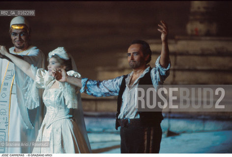 Caption: Nome: .CARRERAS JOSE.Descrizione: .MUSICA CLASSICA CANTANTE LIRICO TENORE ARENA.Credit: ©Graziano Arici/Rosebud2 / Costo: .A.Nazione: .SPAGNA.Cittˆ: .VERONA.Data: .1985