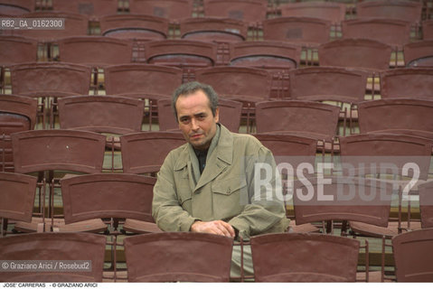 Caption: Nome: .CARRERAS JOSE.Descrizione: .MUSICA CLASSICA CANTANTE LIRICO TENORE/NELLARENA DI VERONA SEDIE.Credit: ©Graziano Arici/Rosebud2 / Costo: .A.Nazione: .SPAGNA.Cittˆ: .VERONA.Data: .1985