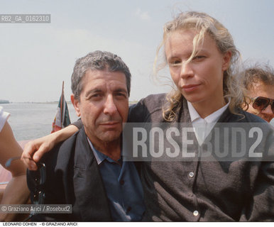 Caption: Nome: .COHEN LEONARD.Descrizione: .MUSICA POP CANTAUTORE CHITARRISTA/CON LA MOGLIE DOMINIQUE.Credit: ©Graziano Arici/Rosebud2 / Costo: .A.Nazione: .CANADA.Cittˆ: .VENEZIA.Data: .1992