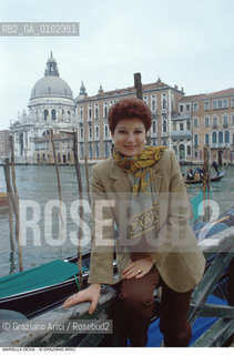 Caption: Nome: .DEVIA MARIELLA.Descrizione: .MUSICA CLASSICA CANTANTE LIRICA SOPRANO/SULLO SFONDO LA BASILICA DELLA SALUTE A VENEZIA.Credit: ©Graziano Arici/Rosebud2 / Costo: .A.Nazione: .ITALIA.Cittˆ: .VENEZIA.Data: .1995
