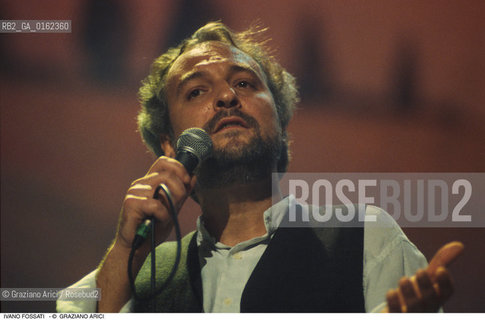 Caption: Nome: .FOSSATI IVANO.Descrizione: .MUSICA POP CANTAUTORE.Credit: ©Graziano Arici/Rosebud2 / Costo: .A.Nazione: .ITALIA.Cittˆ: ..Data: .1993