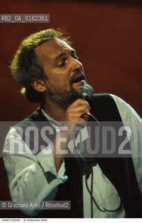 Caption: Nome: .FOSSATI IVANO.Descrizione: .MUSICA POP CANTAUTORE.Credit: ©Graziano Arici/Rosebud2 / Costo: .A.Nazione: .ITALIA.Cittˆ: ..Data: .1993