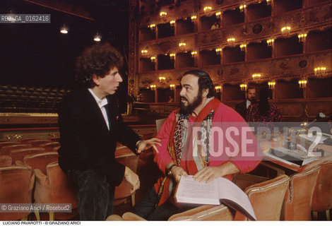 Caption: Nome: .PAVAROTTI LUCIANO.Descrizione: .MUSICA CLASSICA CANTANTE LIRICO TENORE/CON LUIGI FERRO NEL GRAN TEATRO LA FENICE.Credit: ©Graziano Arici/Rosebud2 / Costo: .A.Nazione: .ITALIA.Cittˆ: ..Data: .1990