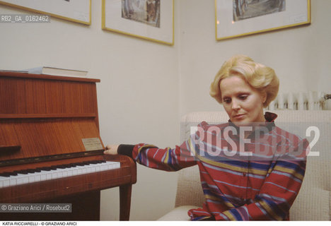 Caption: Nome: .RICCIARELLI KATIA.Descrizione: .MUSICA CLASSICA CANTANTE LIRICA/PIANOFORTE.Credit: ©Graziano Arici/Rosebud2 / Costo: .A.Nazione: .ITALIA.Cittˆ: ..Data: .1987