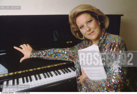 Caption: Nome: .SERRA LUCIANA.Descrizione: .MUSICA CLASSICA CANTANTE LIRICA SOPRANO/PIANOFORTE.Credit: ©Graziano Arici/Rosebud2 / Costo: .A.Nazione: .ITALIA.Cittˆ: ..Data: .1993