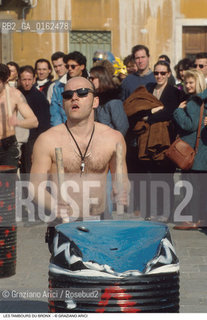 Caption: Nome: .LES TAMBOURS DU BRONX.Descrizione: .MUSICA PERCUSSIONI/BIDONE.Credit: ©Graziano Arici/Rosebud2 / Costo: .A.Nazione: .FRANCIA.Cittˆ: ..Data: .1996