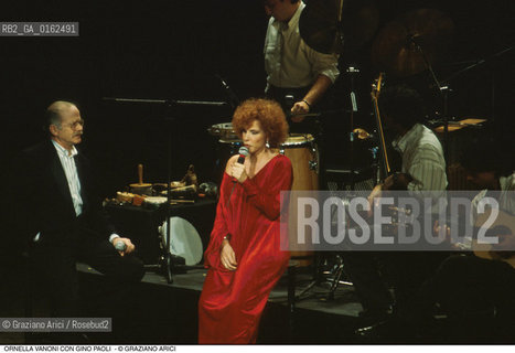 Caption: Nome: .VANONI ORNELLA.Descrizione: .MUSICA POP CANTANTE/CON IL CANTAUTORE GINO PAOLI.Credit: ©Graziano Arici/Rosebud2 / Costo: .A.Nazione: .ITALIA.Cittˆ: ..Data: .1993
