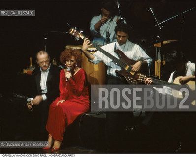 Caption: Nome: .VANONI ORNELLA.Descrizione: .MUSICA POP CANTANTE/CON IL CANTAUTORE GINO PAOLI.Credit: ©Graziano Arici/Rosebud2 / Costo: .A.Nazione: .ITALIA.Cittˆ: ..Data: .1993