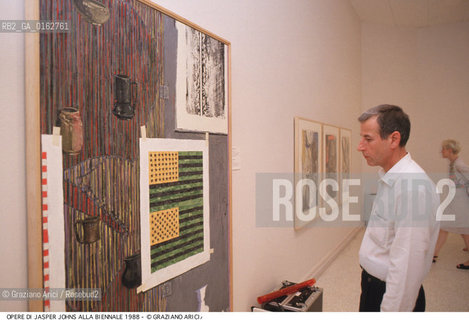 Localizzazione:.VENEZIA / CASTELLO.VENICE  / CASTELLO.Oggetto:.Soggetto:.XLIII ESPOSIZIONE INTERNAZIONALE DARTE LA BIENNALE DI VENEZIA / OPERE DI JASPER JOHN AL PADIGLIONE USA.XLIII INTERNATIONAL ART EXHIBITION LA BIENNALE DI VENEZIA  / WORKS BY JASPER JOHNS IN USA PAVILION.Cronologia:.Definizione Culturale:.   Autore:.   Stile:.   Editori/Stampatori:.   Committenza:.Materia e Tecnica:.Collocazione:.Note:.BIENNALE ARTE.Riproduzione Fotografica:.©Graziano Arici/Rosebud2 Copyright: ©Graziano Arici/Rosebud2 /  .Data:.1988.Costo:.A.