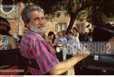 Caption: Nome: .KAPROW ALLAN.Descrizione: .ARTE BIENNALE FLUXUS VENEZIA.Credit: ©Graziano Arici/Rosebud2 / Costo: .A.Nazione: .USA.Cittˆ: ..Data: .1993