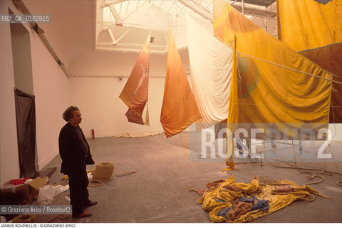 Caption: Nome: .KOUNELLIS JANNIS.Descrizione: .ARTE POVERA BIENNALE / CON VELE E PIPA.Credit: ©Graziano Arici/Rosebud2 / Costo: .A.Nazione: .ITALIA/GRECIA.Cittˆ: ..Data: .1993