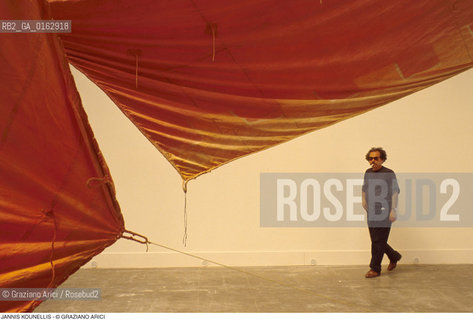 Caption: Nome: .KOUNELLIS JANNIS.Descrizione: .ARTE POVERA BIENNALE / CON VELE .Credit: ©Graziano Arici/Rosebud2 / Costo: .A.Nazione: .ITALIA/GRECIA.Cittˆ: ..Data: .1993