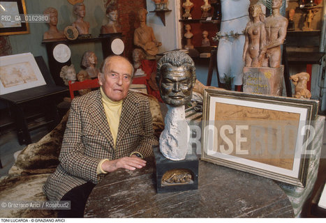Caption: Nome: .LUCARDA TONI.Descrizione: .ARTE SCULTORE STUDIO.Credit: ©Graziano Arici/Rosebud2 / Costo: .A.Nazione: .ITALIA.Cittˆ: ..Data: .1990