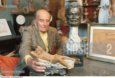 Caption: Nome: .LUCARDA TONI.Descrizione: .ARTE SCULTORE STUDIO.Credit: ©Graziano Arici/Rosebud2 / Costo: .A.Nazione: .ITALIA.Cittˆ: ..Data: .1990