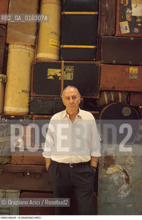 Caption: Nome: .MAURI FABIO.Descrizione: .ARTE BIENNALE / VALIGIE.Credit: ©Graziano Arici/Rosebud2 / Costo: .A.Nazione: .ITALIA.Cittˆ: ..Data: .1993
