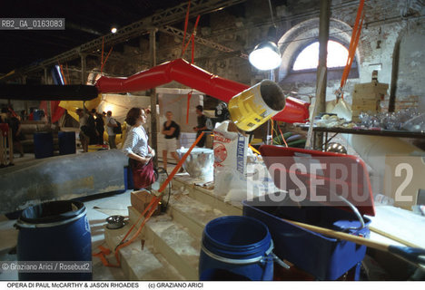 Nome:.OPERA DI PAUL McCARTHY & JASON RHOADES.WORK OF PAUL McCARTHY & JASON RHOADES.Descrizione:.XLVIII ESPOSIZIONE INTERNAZIONALE DARTE LA BIENNALE DI VENEZIA /ARSENALE.XLVIII NTERNATIONAL ART EXHIBITION LA BIENNALE DI VENEZIA  /  ARSENALE.Credit:.Graziano Arici/Rosebud2/.Costo:.A.Nazione:.USA.Cittˆ:.VENEZIA.VENICE.Data:.GIUGNO 1999