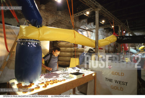 Nome:.OPERA DI PAUL McCARTHY & JASON RHOADES.WORK OF PAUL McCARTHY & JASON RHOADES.Descrizione:.XLVIII ESPOSIZIONE INTERNAZIONALE DARTE LA BIENNALE DI VENEZIA /ARSENALE.XLVIII NTERNATIONAL ART EXHIBITION LA BIENNALE DI VENEZIA  /  ARSENALE.Credit:.Graziano Arici/Rosebud2/.Costo:.A.Nazione:.USA.Cittˆ:.VENEZIA.VENICE.Data:.GIUGNO 1999
