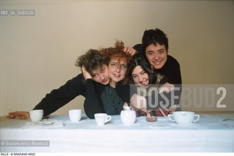 Caption: Nome: .GRUPPO MILLE (SALERNO MICHELA / TUSINI LUIGINA / PRETTO TIZIANA / JACCHINI ROBERTA).Descrizione: .ARTE ARTISTE DI STRADA.Credit: ©Graziano Arici/Rosebud2 / Costo: .A.Nazione: .ITALIA.Cittˆ: . .Data:.2000.