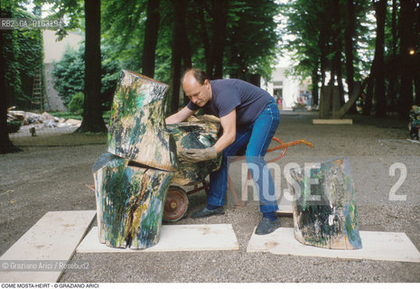 Caption: Nome: .MOSTA-HEIRT  COME.Descrizione: .ARTE SCULTURA.Credit: ©Graziano Arici/Rosebud2 / Costo: .A.Nazione: ..Cittˆ: ..Data: .1990