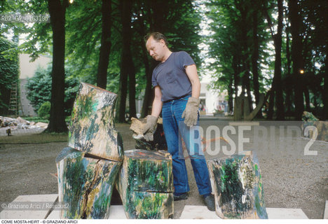Caption: Nome: .MOSTA-HEIRT  COME.Descrizione: .ARTE SCULTURA.Credit: ©Graziano Arici/Rosebud2 / Costo: .A.Nazione: ..Cittˆ: ..Data: .1990