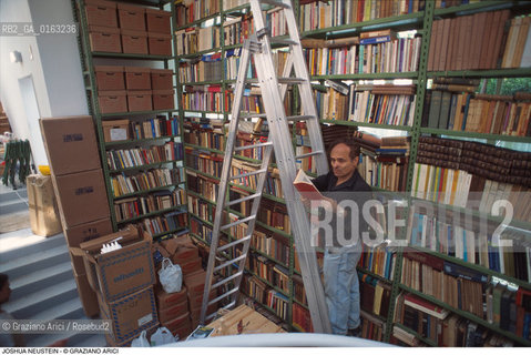 Caption: Nome: .NEUSTEIN JOSHUA.Descrizione: .ARTE BIENNALE / LIBRI.Credit: ©Graziano Arici/Rosebud2 / Costo: .A.Nazione: .ISRAELE.Cittˆ: ..Data: .1995