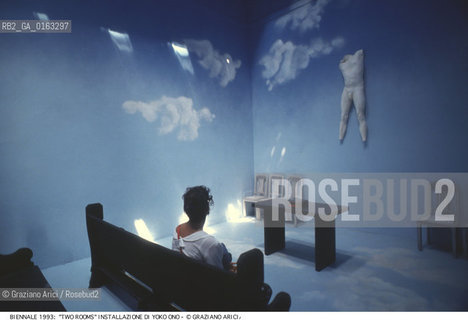 Localizzazione:.VENEZIA / CASTELLO.VENICE  / CASTELLO.Oggetto:.Soggetto:.XLV ESPOSIZIONE INTERNAZIONALE DARTE LA BIENNALE DI VENEZIA / TWO ROOMS,1993,  INSTALLAZIONE DI YOKO ONO.XLV INTERNATIONAL ART EXHIBITION LA BIENNALE DI VENEZIA  / TWO ROOMS,1993,  INSTALLATION  BY YOKO ONO.Cronologia:.Definizione Culturale:.   Autore:.   Stile:.   Editori/Stampatori:.   Committenza:.Materia e Tecnica:.Collocazione:.BIENNALE ARTE.Riproduzione Fotografica:.©Graziano Arici/Rosebud2 Copyright: ©Graziano Arici/Rosebud2 /  .Data:.1993.Costo:.A.