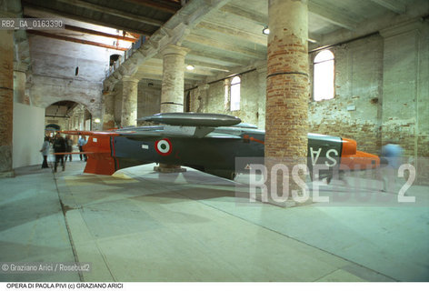 Nome:.PIVI PAOLA            .Descrizione:.XLVIII ESPOSIZIONE INTERNAZIONALE DARTE LA BIENNALE DI VENEZIA / OPERA DI PAOLA PIVI    ALL ARSENALE / AEROPLANO.XLVIII NTERNATIONAL ART EXHIBITION LA BIENNALE DI VENEZIA  /   WORK  OF  PAOLA PIVI / AIRPLANE / ARSENALE.Credit:.Graziano Arici/Rosebud2/.Costo:.A.Nazione:.ITALIA .ITALY.Cittˆ:.VENEZIA.VENICE.Data:.GIUGNO 1999