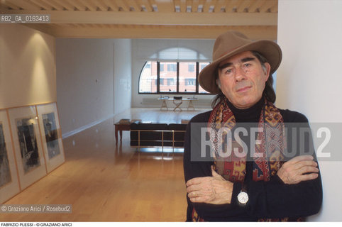 Caption: Nome: .PLESSI FABRIZIO.Descrizione: .ARTE VIDEO CAPPELLO  STUDIO.Credit: ©Graziano Arici/Rosebud2 / Costo: .A.Nazione: .ITALIA.Cittˆ: ..Data: .1995